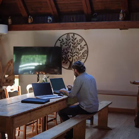 Au Bois Dormant 15 Personnes Лапутруа